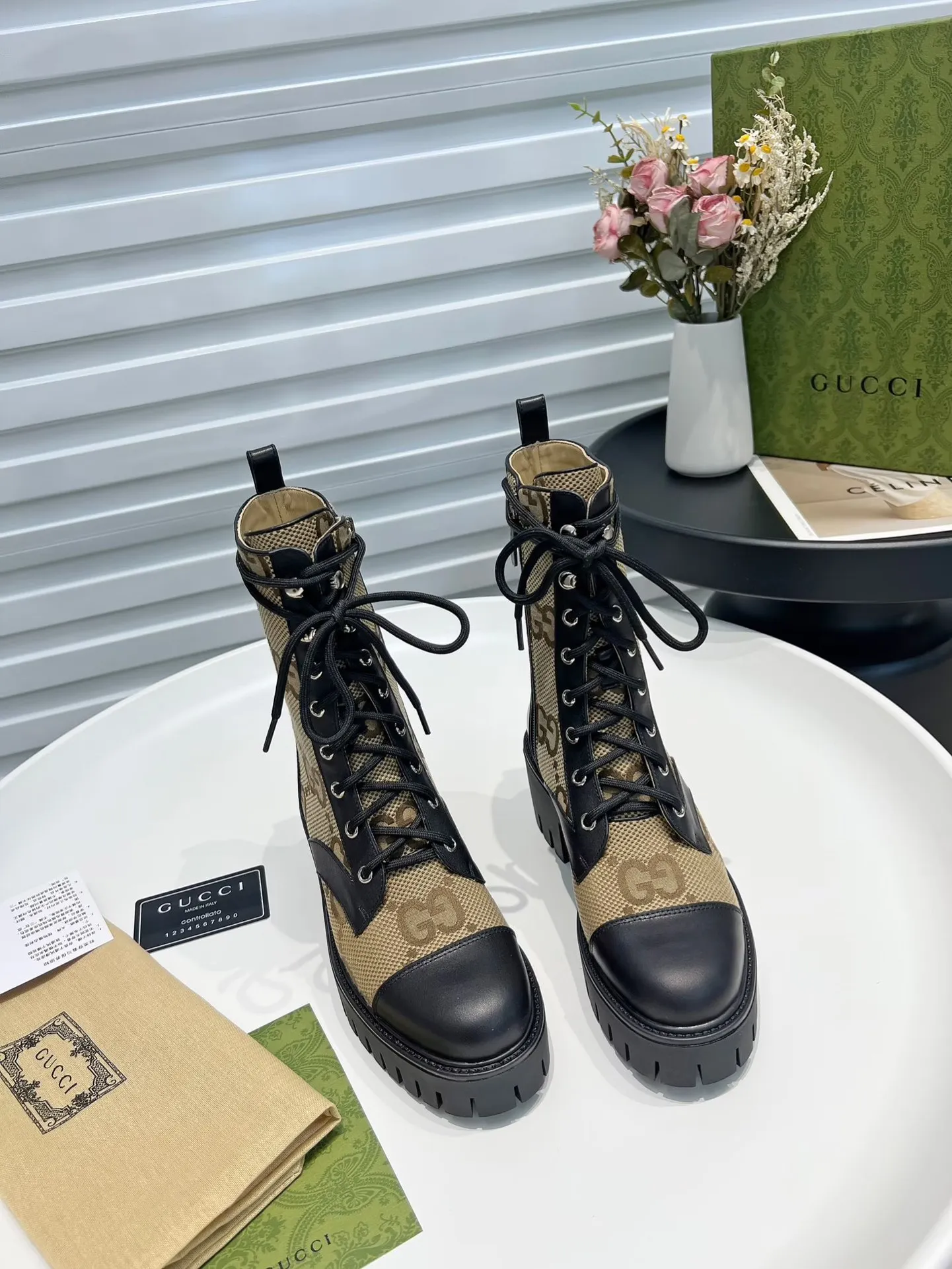👟👟Ex-factory price 640👟👟Official website 1:1 available in glossy and matte. Autumn and winter GUCCI double G electric embroidery version lace-up 8-inch boots✅ Full oil edges, full of high-end feel [strong] The side zipper is super convenient to put on and take off, unique and unique, and the brand's distinctive style.  Fabric: cowhide➕open edge beads Inner/foot pads: high-end cowhide 🐂 TPU outsole Heel height 6cm Color: brown, black, white Number of yards: 35-41 Packing: Comes with card, cloth bag.